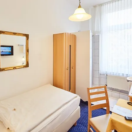 Weber Hotel 3*