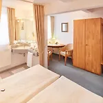 Weber Szálloda 3*