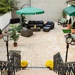 Weber Отель 3*